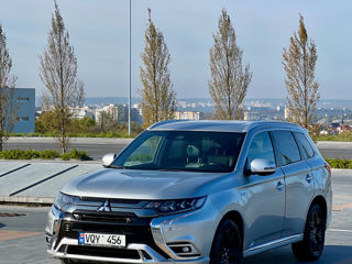 Mitsubishi Outlander foto 3