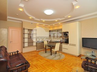 Apartament cu 1 cameră+living, str. Lev Tolstoi, Centru, 400 € ! foto 4