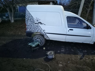 Ford Courier foto 5