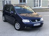 Volkswagen Touran foto 3