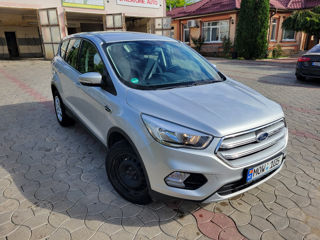 Ford Kuga foto 2