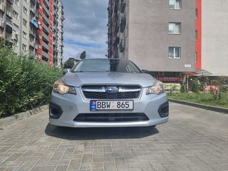Subaru Impreza foto 8