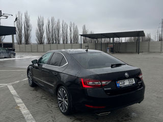 Skoda Superb foto 3