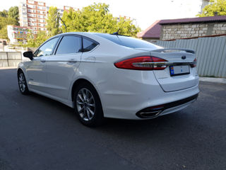 Ford Fusion foto 3