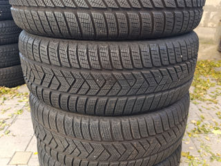 235 60 18, 2022 Pirelli iarnă practic noi