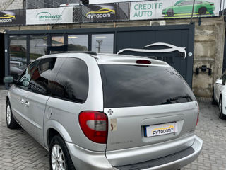 Chrysler Voyager foto 3