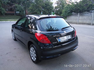 Peugeot 207 foto 6