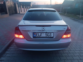 Mercedes E-Class foto 2