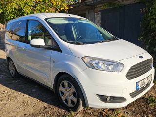 Ford Tourneo Courier foto 2