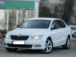 Skoda Superb foto 2