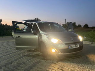 Renault Grand Scenic foto 1