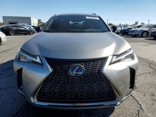 Lexus UX foto 2