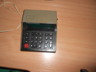 Vând calculator (Продаю калькулятор) foto 1