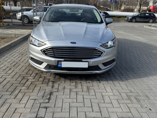 Ford Fusion foto 2