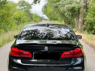 BMW 5 Series foto 4