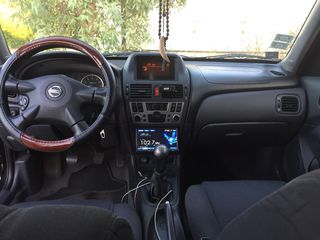 Nissan Almera foto 4