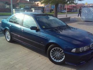 BMW 5 Series foto 2