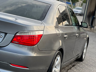 BMW 5 Series foto 2