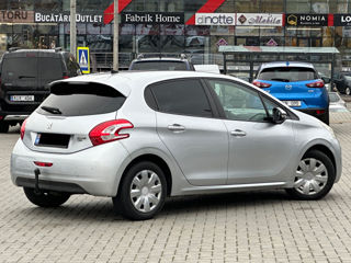 Peugeot 208 foto 4