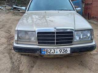 Mercedes Series (W124)