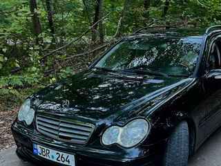 Mercedes C-Class foto 4