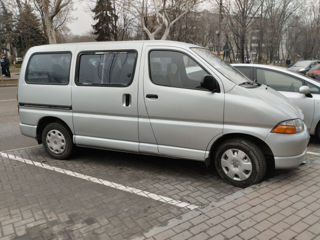 Toyota Hiace foto 2