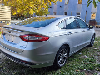 Ford Fusion foto 2