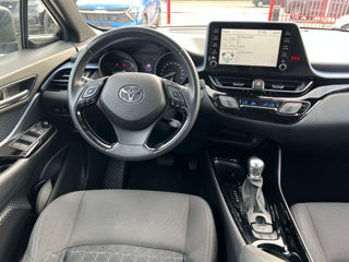 Toyota C-HR foto 12