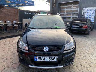 Suzuki SX4 foto 2