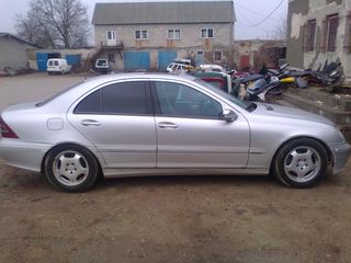 Мерседес С W 203 2200 cdi 2700 cdi foto 1