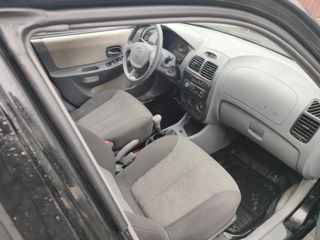 Hyundai Accent foto 8