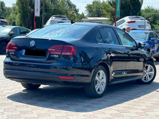 Volkswagen Jetta foto 3