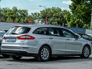 Ford Mondeo foto 2