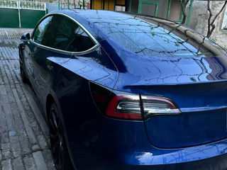 Tesla Model 3 foto 6