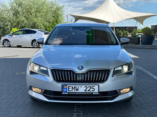 Skoda Superb foto 2