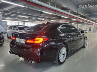 BMW 5 Series foto 4