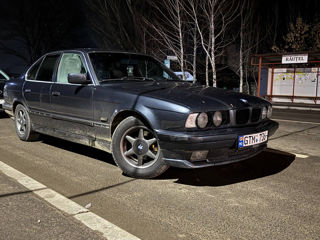 BMW 5 Series foto 4