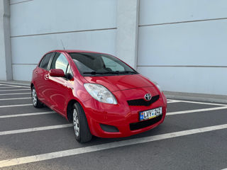 Toyota Yaris foto 1