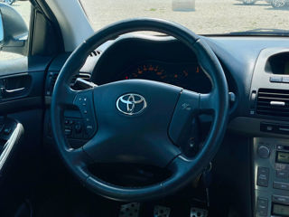 Toyota Avensis foto 12