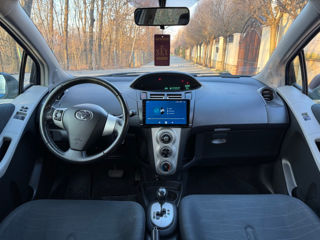 Toyota Yaris foto 11