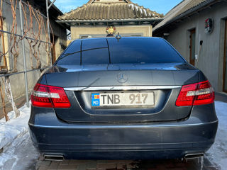 Mercedes E-Class foto 1