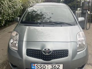 Toyota Yaris foto 1