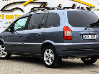 Opel Zafira foto 2