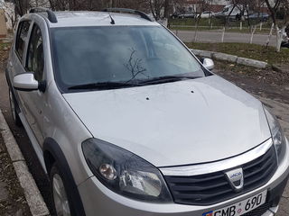 Dacia Sandero foto 2