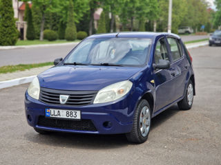 Dacia Sandero foto 1