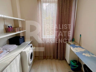 Apartament cu 5 camere sau mai multe, 230 m², Botanica, Chișinău foto 14