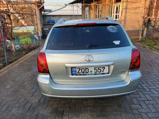 Toyota Avensis foto 6