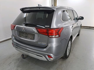 Mitsubishi Outlander foto 3