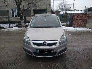 Opel Zafira foto 1