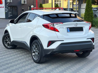 Toyota C-HR foto 3